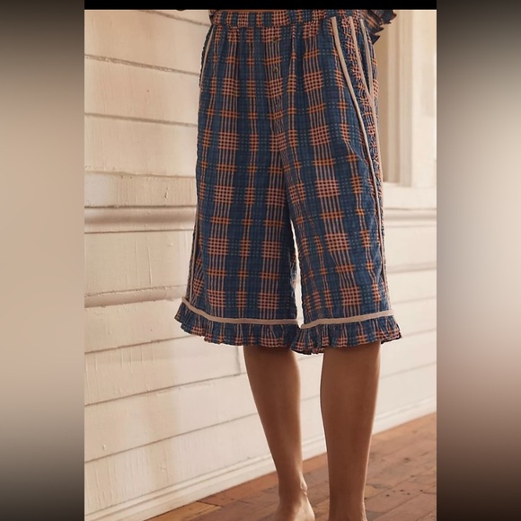 Anthropology LyreBird Ruffle Bermuda Shorts. - Picture 2 of 6